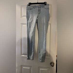 Universal thread light wash jeans